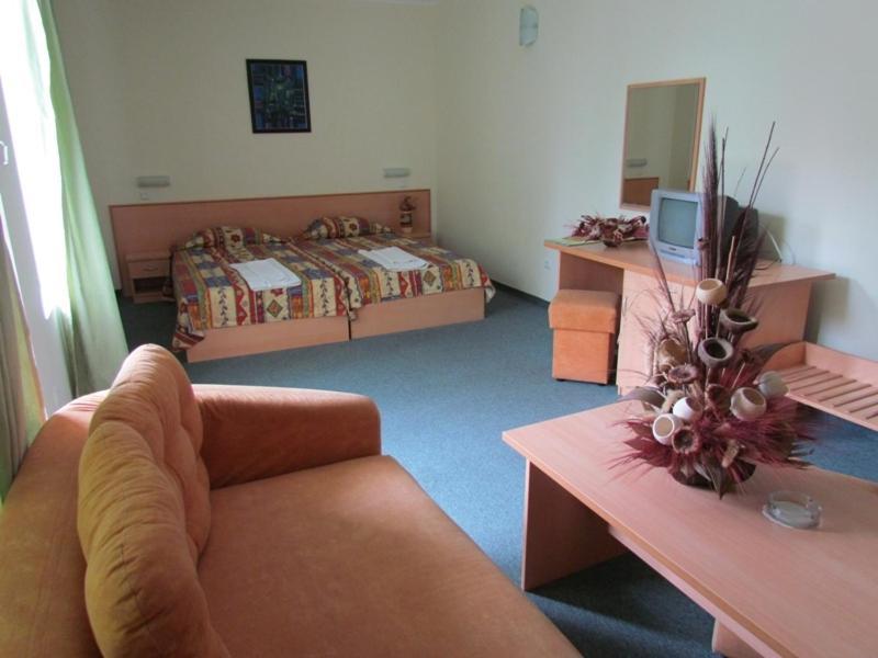 Family Hotel Aurelia 阳光海滩 外观 照片